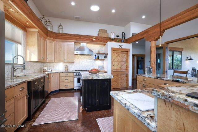 401 N Bully Hill Court, Oracle, AZ 85623