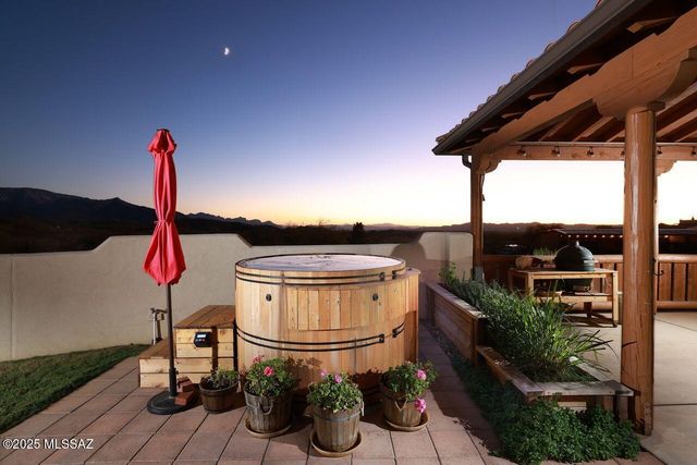 401 N Bully Hill Court, Oracle, AZ 85623