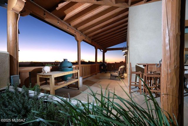 401 N Bully Hill Court, Oracle, AZ 85623