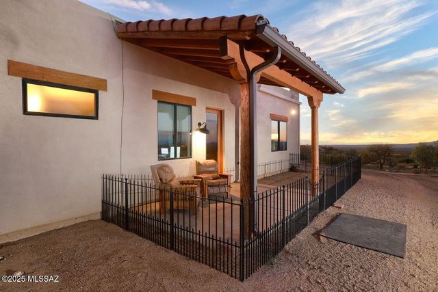 401 N Bully Hill Court, Oracle, AZ 85623