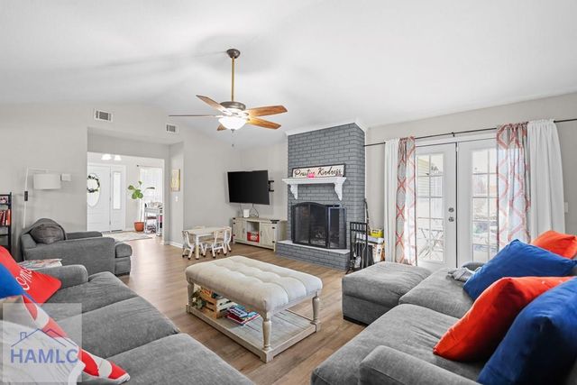 121 Glynn Street, Jesup, GA 31545