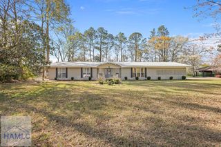 121 Glynn Street, Jesup, GA 31545