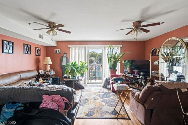 135 S 15Th St, Newark City, NJ 07107