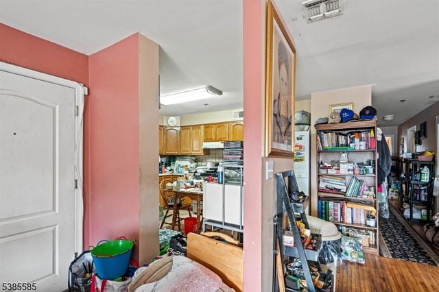 135 S 15Th St, Newark City, NJ 07107