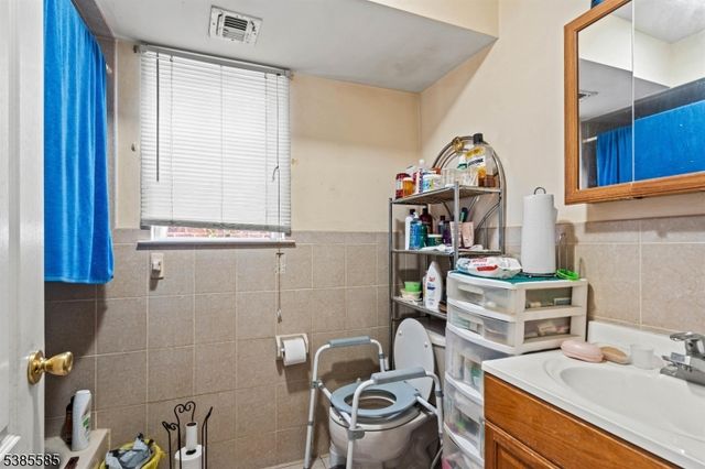 135 S 15Th St, Newark City, NJ 07107