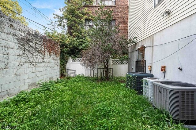 135 S 15Th St, Newark City, NJ 07107