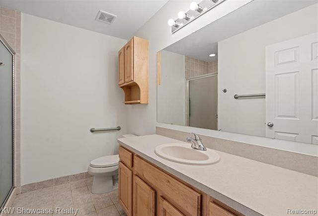 462 Woodhaven Drive, Commerce Twp, MI 48390