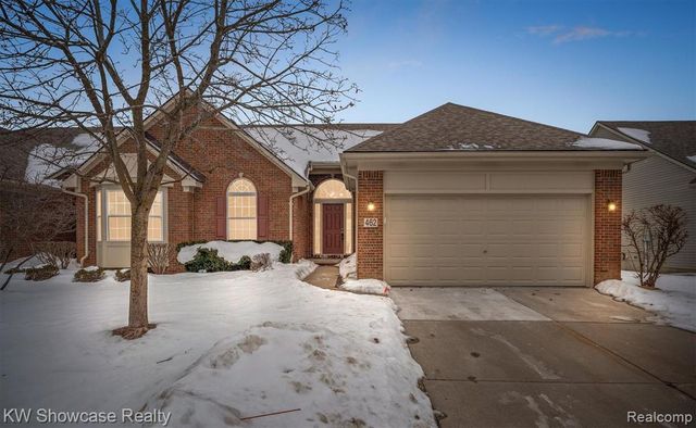 462 Woodhaven Drive, Commerce Twp, MI 48390