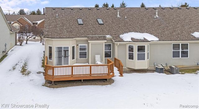 462 Woodhaven Drive, Commerce Twp, MI 48390