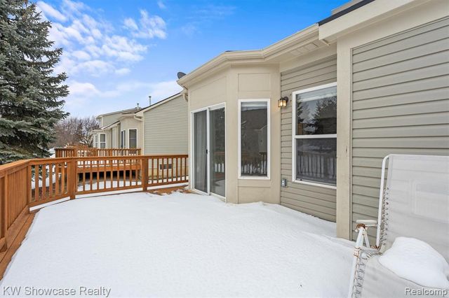 462 Woodhaven Drive, Commerce Twp, MI 48390