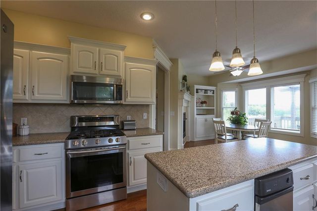 21021 Oak Drive, Belton, MO 64012