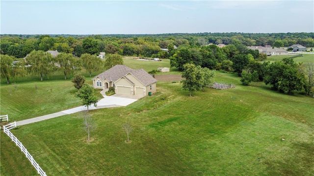 21021 Oak Drive, Belton, MO 64012