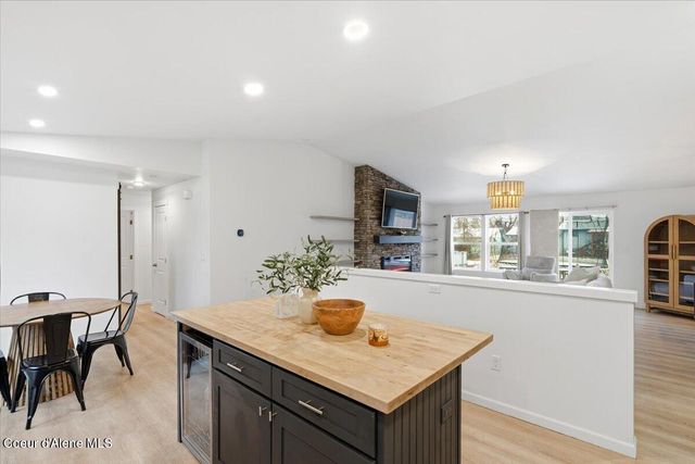 2432 N 8th St, Coeur D'alene, ID 83814