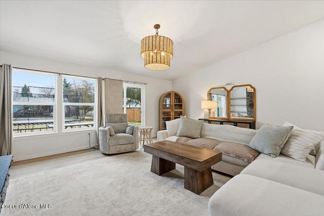 2432 N 8th St, Coeur D'alene, ID 83814