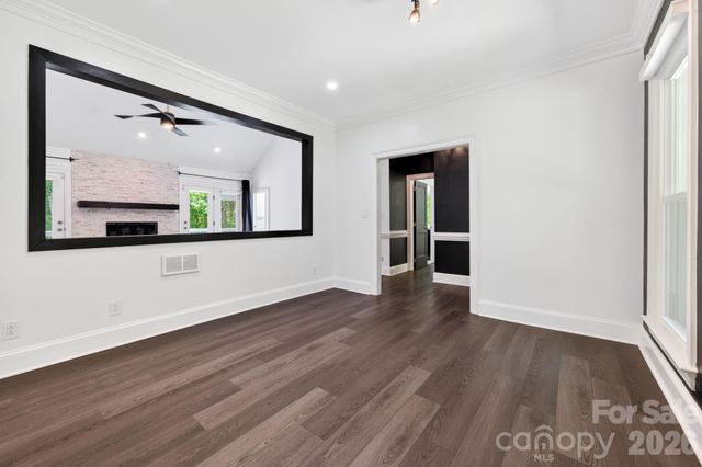 9131 N Pine Hill Lane, Charlotte, NC 28215