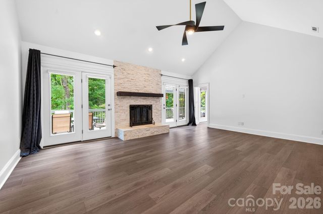 9131 N Pine Hill Lane, Charlotte, NC 28215