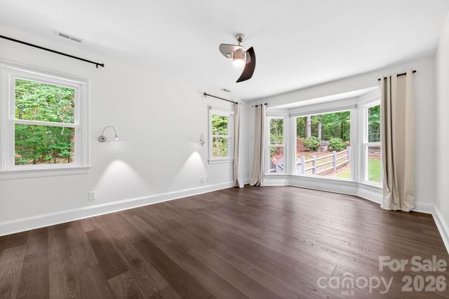 9131 N Pine Hill Lane, Charlotte, NC 28215