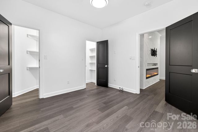 9131 N Pine Hill Lane, Charlotte, NC 28215