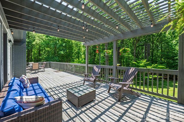 9131 N Pine Hill Lane, Charlotte, NC 28215
