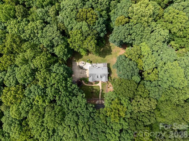 9131 N Pine Hill Lane, Charlotte, NC 28215