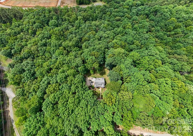 9131 N Pine Hill Lane, Charlotte, NC 28215