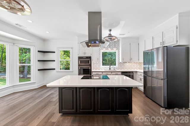 9131 N Pine Hill Lane, Charlotte, NC 28215