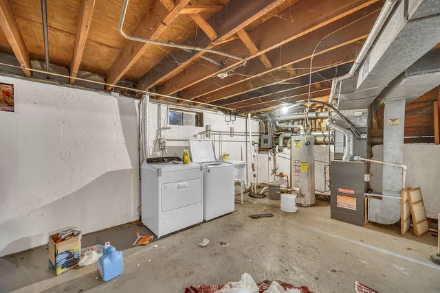 421 E COURTLAND Street, Mundelein, IL 60060