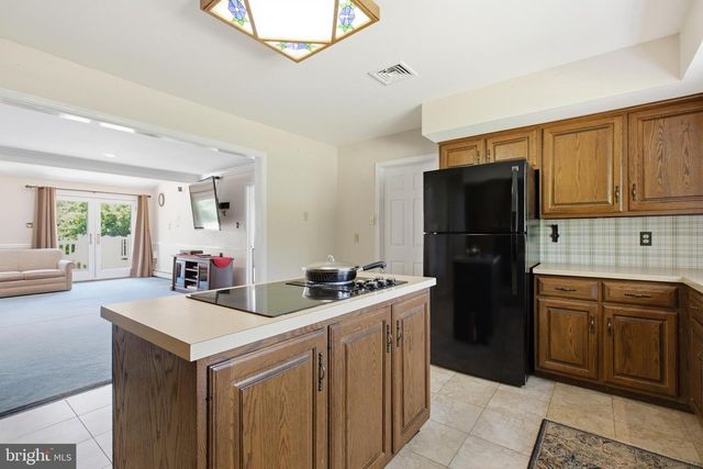 6338 STUMP RD, Pipersville, PA 18947