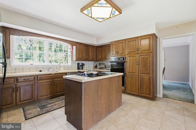 6338 STUMP RD, Pipersville, PA 18947