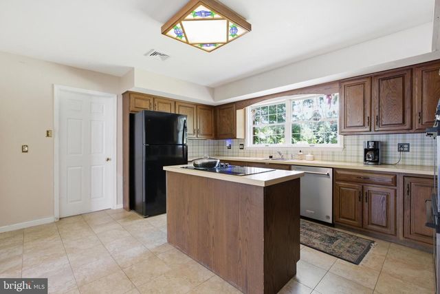 6338 STUMP RD, Pipersville, PA 18947