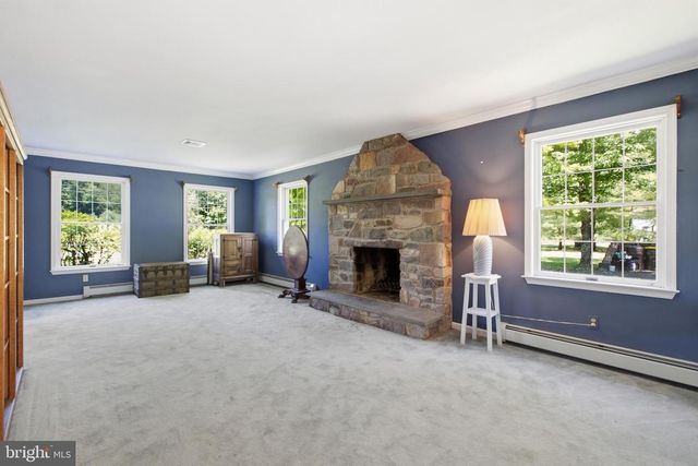 6338 STUMP RD, Pipersville, PA 18947