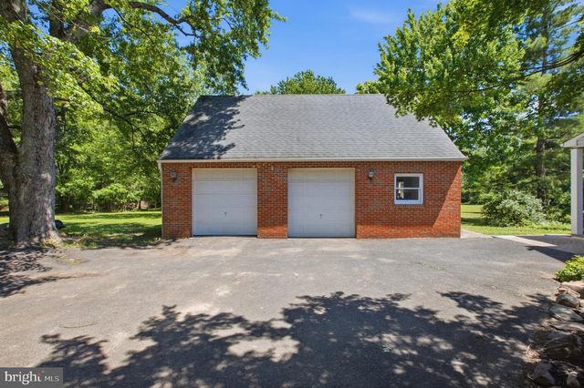 6338 STUMP RD, Pipersville, PA 18947
