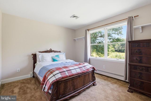 6338 STUMP RD, Pipersville, PA 18947
