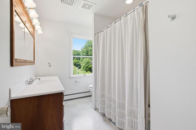 6338 STUMP RD, Pipersville, PA 18947
