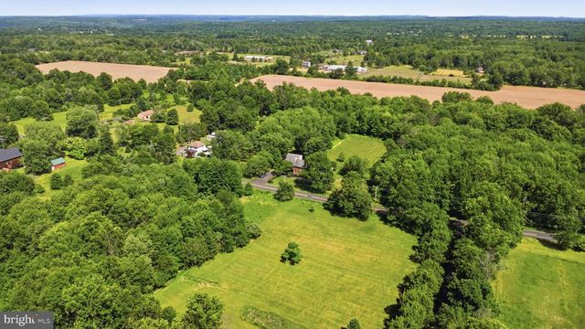 6338 STUMP RD, Pipersville, PA 18947