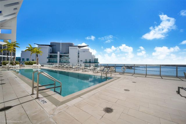 1300 Brickell Bay Dr 1803, Miami, FL 33131