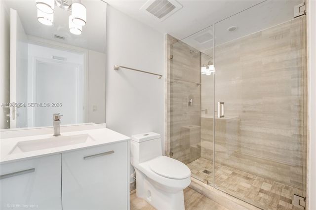 1300 Brickell Bay Dr 1803, Miami, FL 33131