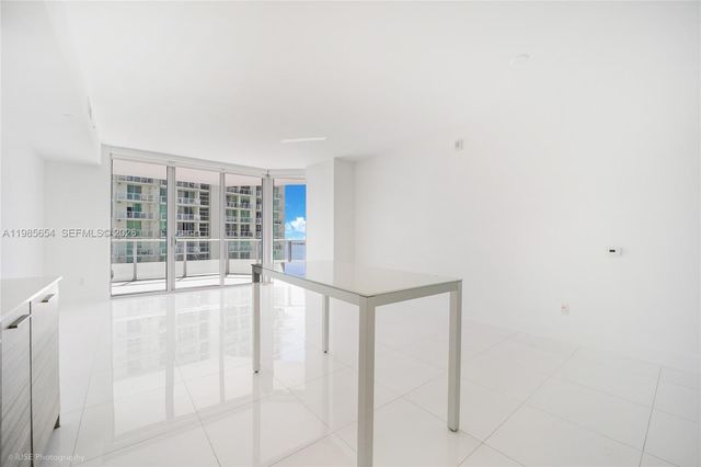 1300 Brickell Bay Dr 1803, Miami, FL 33131