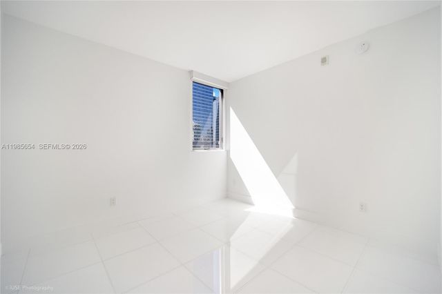 1300 Brickell Bay Dr 1803, Miami, FL 33131