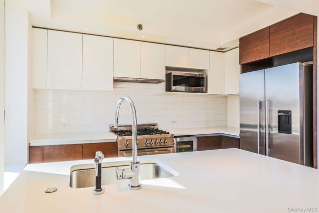 39-16 Prince Street 5A, Flushing, NY 11354