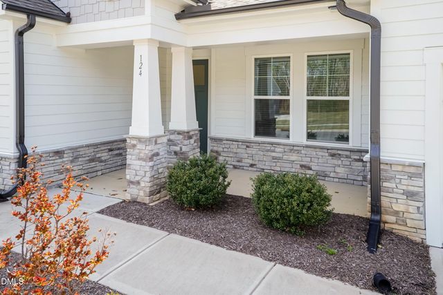 124 Clapper Lane, Holly Springs, NC 27540