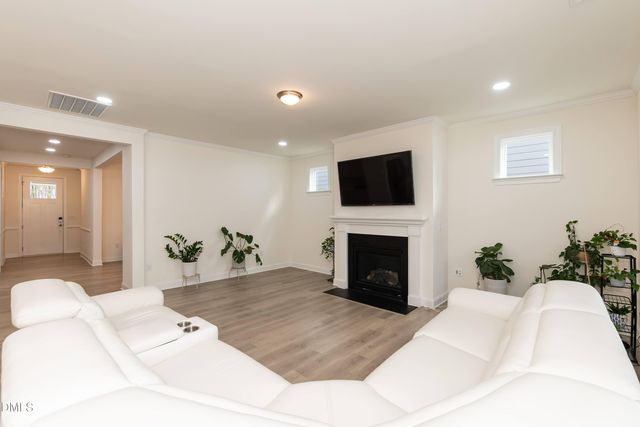 124 Clapper Lane, Holly Springs, NC 27540