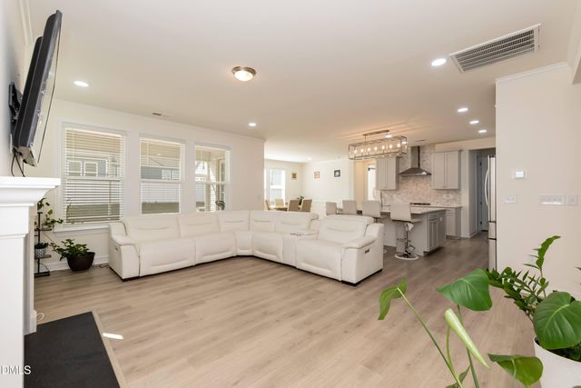 124 Clapper Lane, Holly Springs, NC 27540