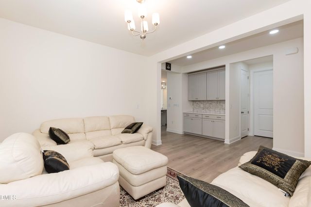 124 Clapper Lane, Holly Springs, NC 27540