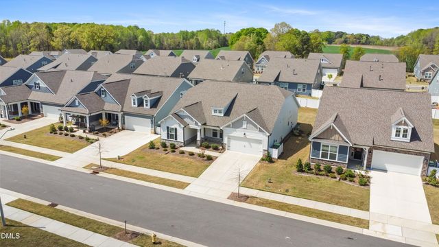 124 Clapper Lane, Holly Springs, NC 27540