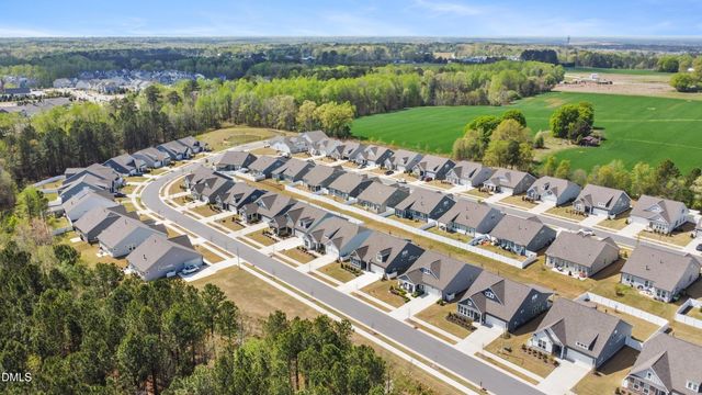 124 Clapper Lane, Holly Springs, NC 27540