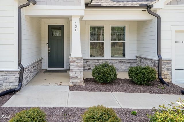 124 Clapper Lane, Holly Springs, NC 27540