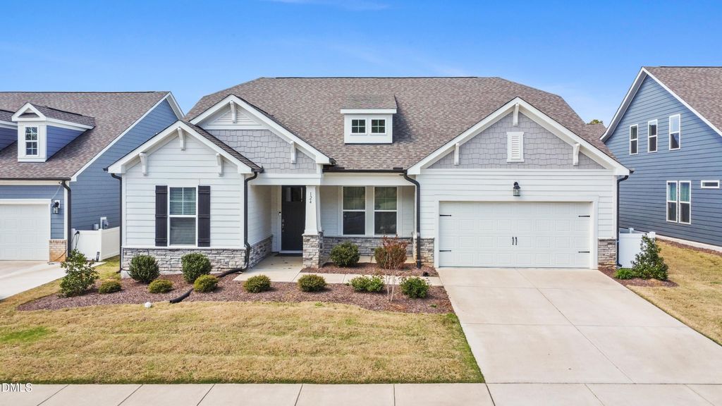 124 Clapper Lane, Holly Springs, NC 27540