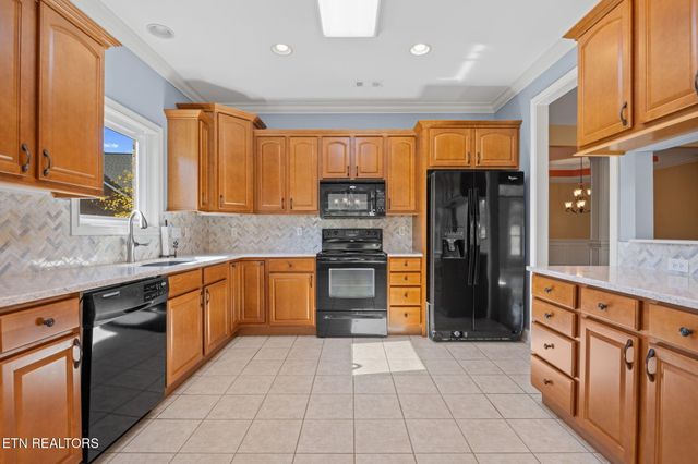 134 Waterston Way, Clinton, TN 37716