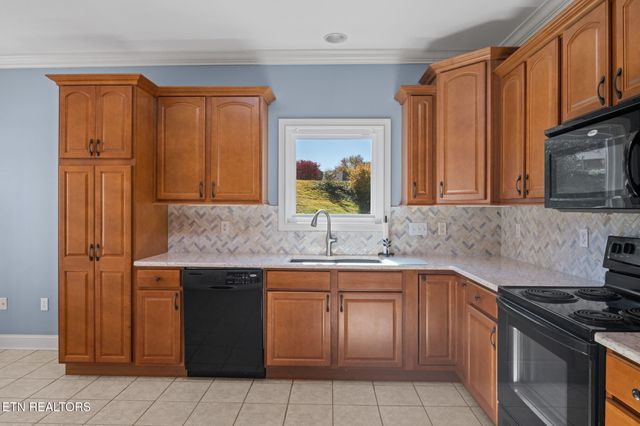 134 Waterston Way, Clinton, TN 37716